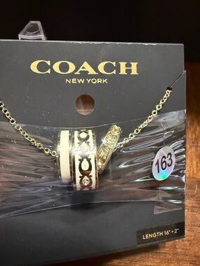 New Coach Signature Off white Enamel Necklace Gold Tone Rondell 3 Ring chalk